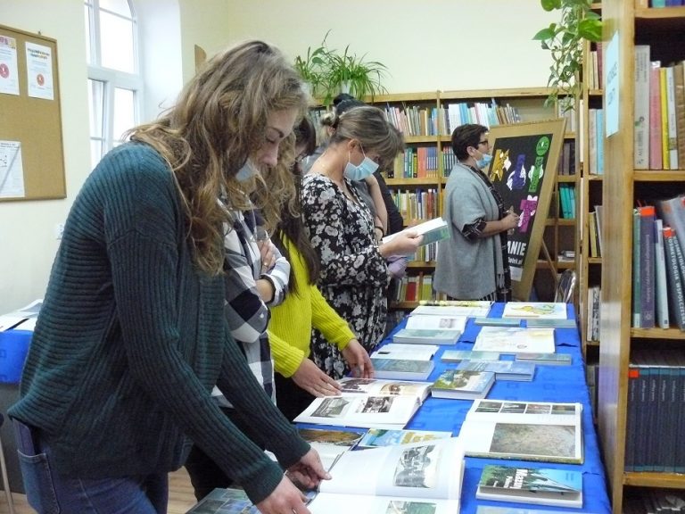 Noc Bibliotek