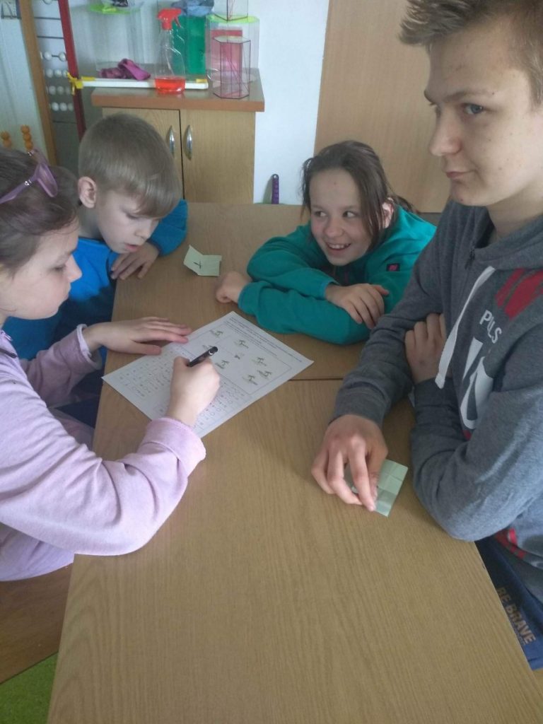 zdjęcia zajęcia matematyczne w specjalnym ośrodku szkolno-wychowawczym