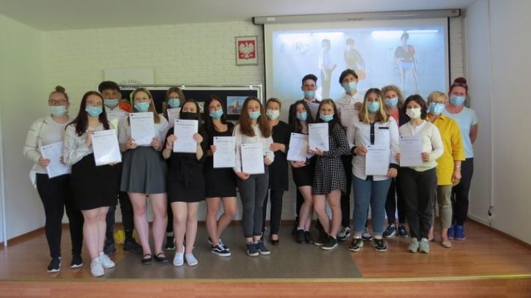 zdjęcie - podsumowanie praktyk zagranicznych uczniów ZSZ
