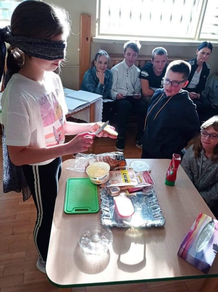 dzień osób niewidomych w specjalnym ośrodku szkolno-wychowawczym