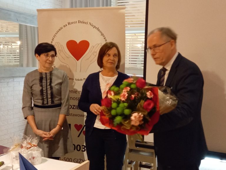 zdjęcie z 10-lecie Stowarzyszenia "Podaruj Dzieciom radość"