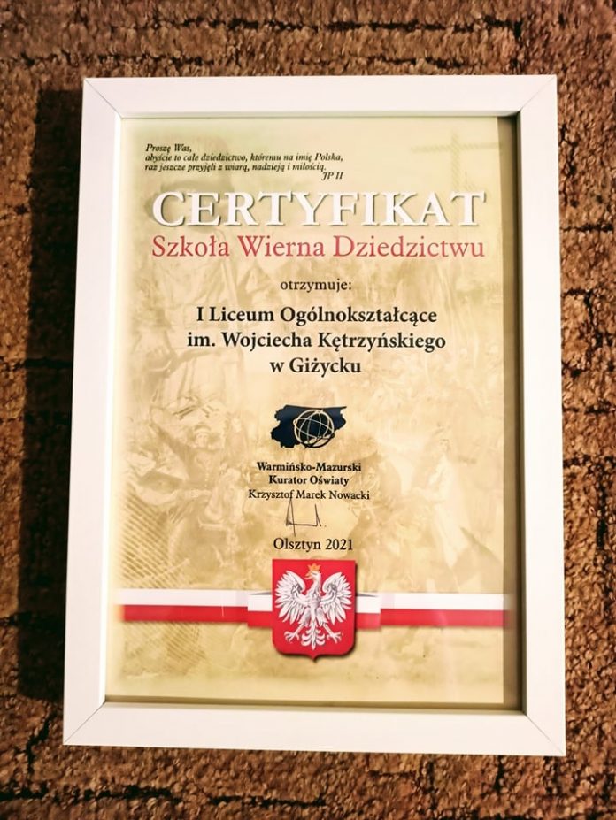 zdjęcie certyfikatu - szkoła wierna dziedzictwu
