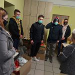 zdjęcia ze zbiorki żywności dla "promyka"