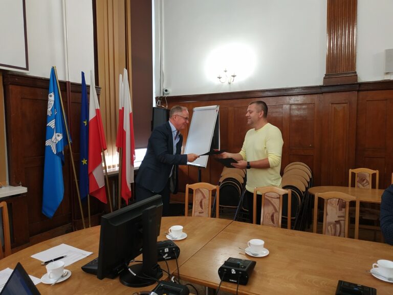 Powiatowa Komisja Bezpieczeństwa i Porządku o przygotowaniach do zbliżającego się roku szkolnego i bezpieczeństwie  uczniów