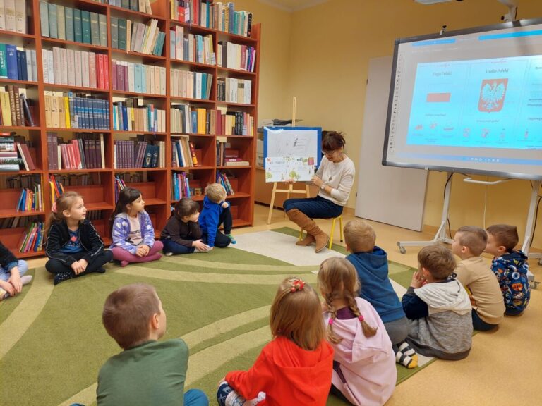 Warsztaty patriotyczne w Powiatowej Bibliotece Pedagogicznej