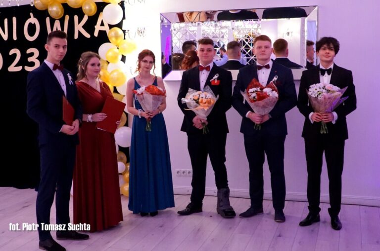 Studniówka 2023 w ZSKŚiA