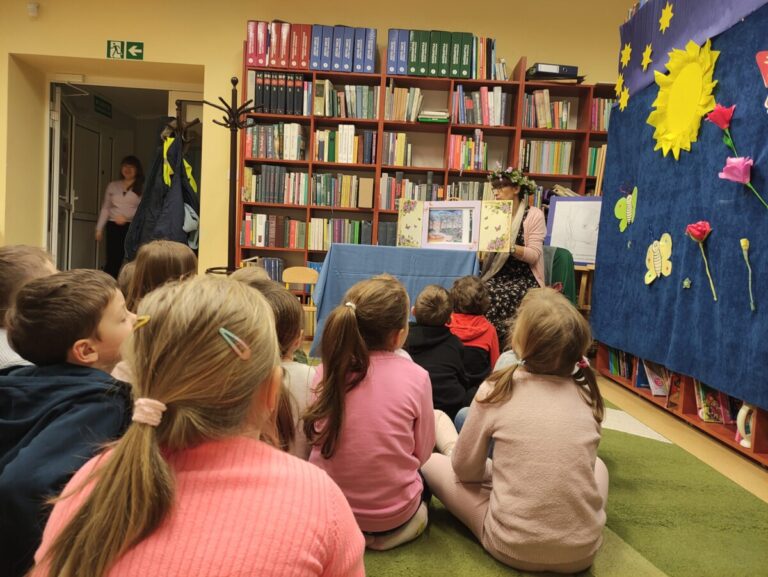 Przedszkolaki w bibliotece
