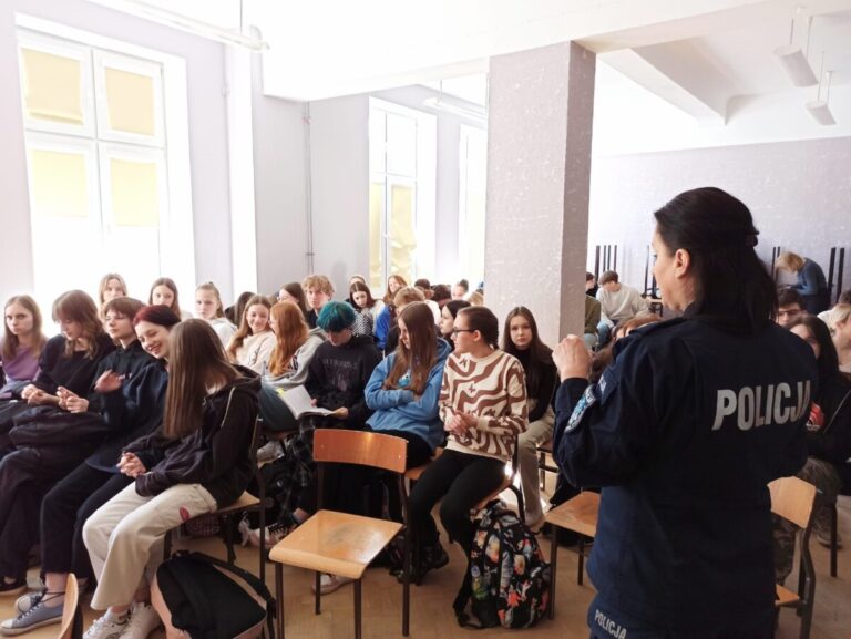 Cykl spotkań z policjantami w II LO