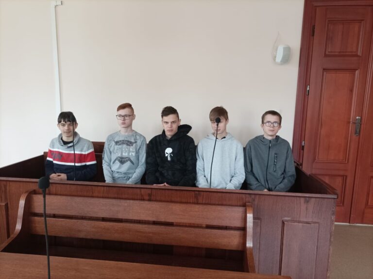 Uczniowie SOSW z wizytą w Sądzie Rejonowym w Giżycku