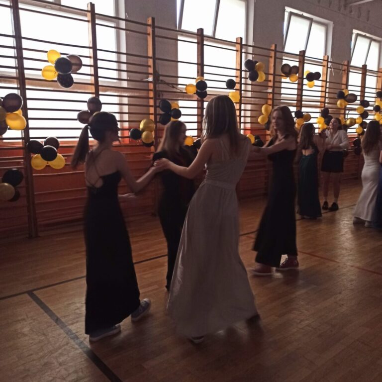 Połowinki w II Liceum Ogólnokształcącym