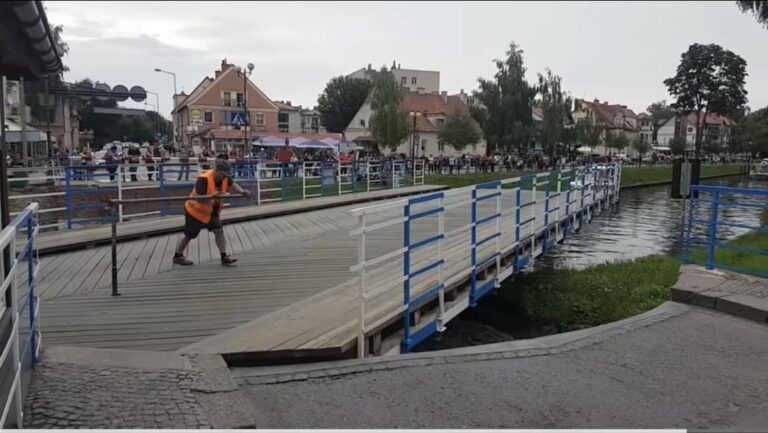 Informacja dotycząca mostu obrotowego