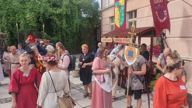 Tajemniczym szlakiem Średniowiecznego Reszla – Jak uwolnić czarownicę