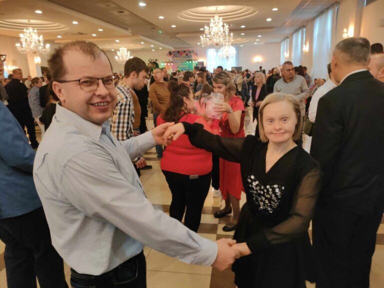Czary mary – zmieniamy świat na weselszy