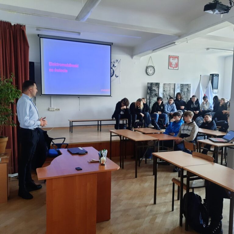 Spotkanie w II LO w ramach programu „Otwarta firma”