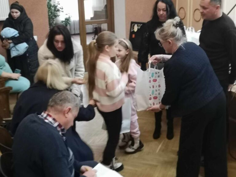 Przekazanie prezentów dzieciom z Krzemieńca w Ukrainie