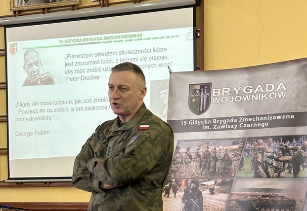 Wykład dowódcy 15 GBZ w I Liceum Ogólnokształcącym