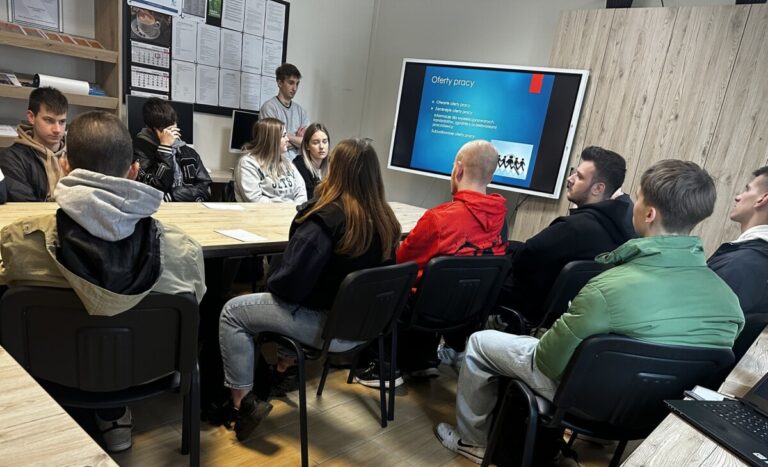 Giżycka młodzież z wizytą w Powiatowym Urzędu Pracy