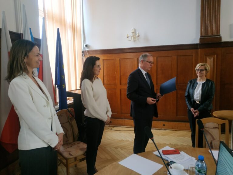 Powiatowy Ośrodek Doskonalenia Nauczycieli w Giżycku z akredytacją
