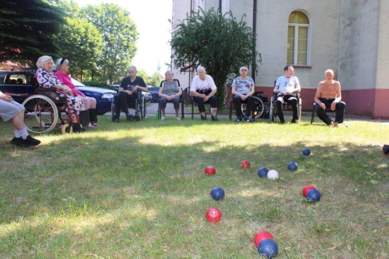 Boccia w ogrodzie DPS