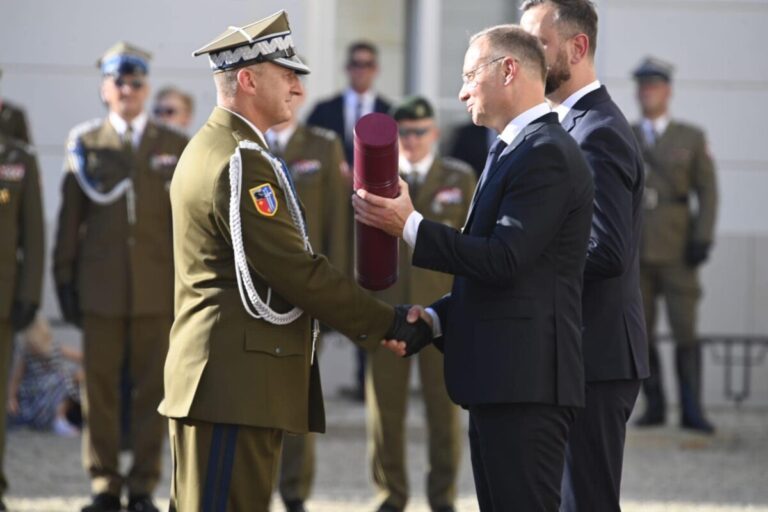 Prezydent RP wręczył nominacje generalskie