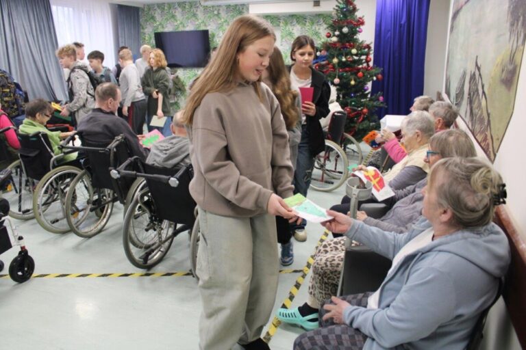 Podziękowania mieszkańców DPS za kartki świąteczne